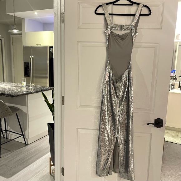 Adoria sequin cut out maxi dress - Picture 5 of 7